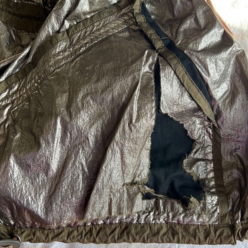 Hunter Ultra Lightweight Windbreaker *damaged* - Picture 9 of 9